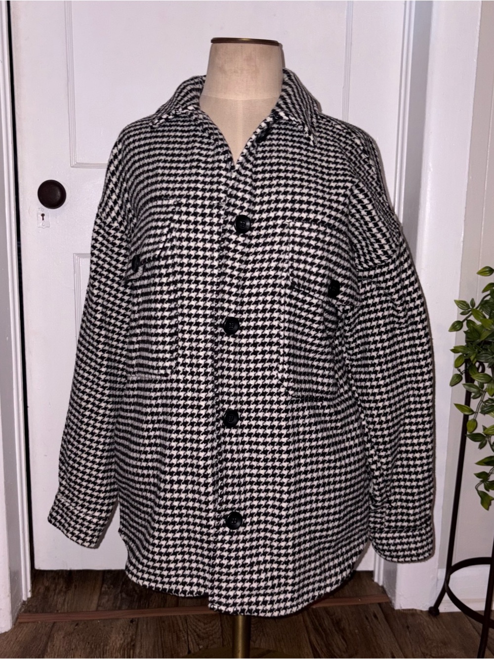 SO Black and White Houndstooth Coat